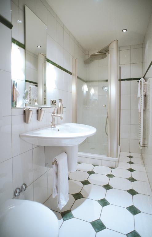 Hotel-Gasthof Zum Weyssen Roessle Schiltach Phòng bức ảnh